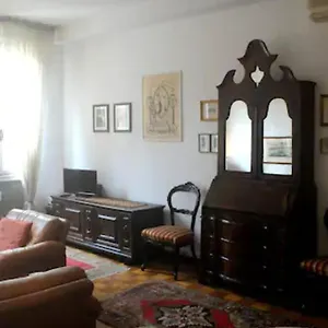 https://charming-flat-with-terrace-over-the-canal.hotelslidodijesolo.com